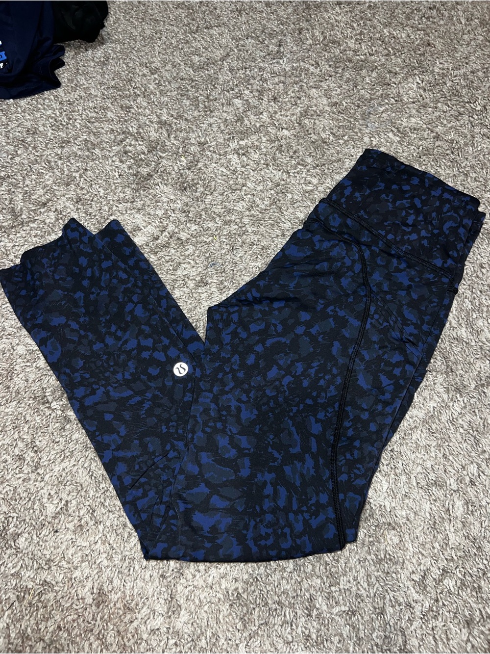 lululemon athletica Cropped 23” Fast and Free Blue and Black Patterned Leggings